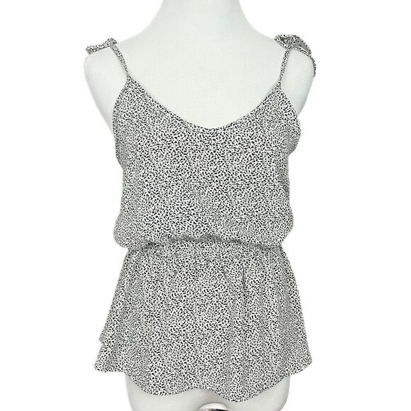 Floral and Patterned Women's Tops - Picture 6 of 9